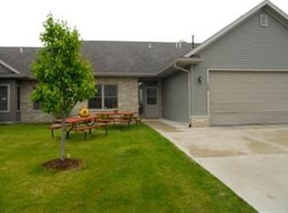 440 Bilstad Rd, Cambridge, WI 53523