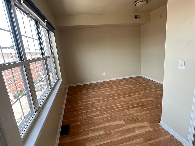 1125 Hamilton St #B — Photo 10
