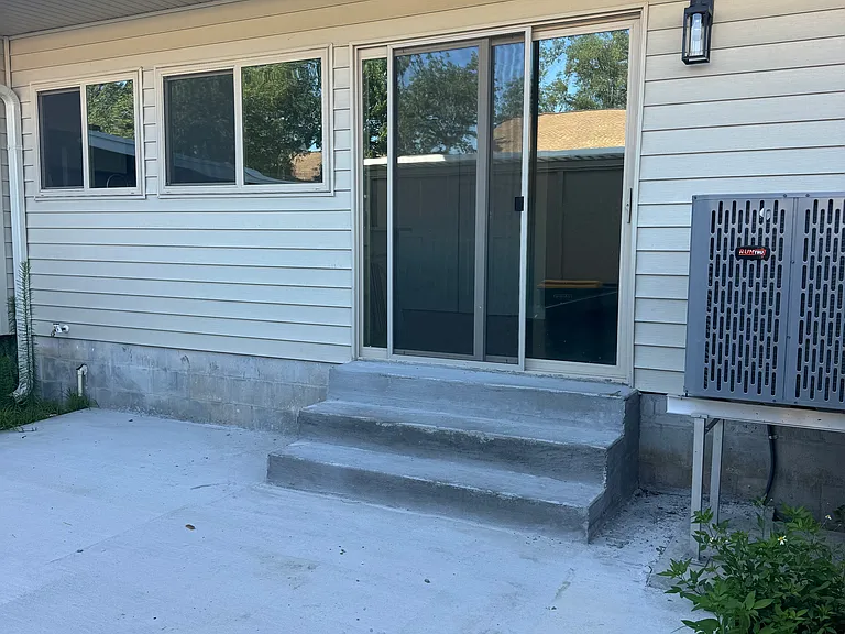 8205 Kensington Sq — Photo 23