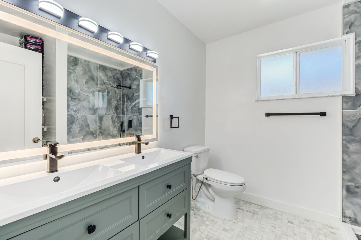 97 NW 47th Ct-23