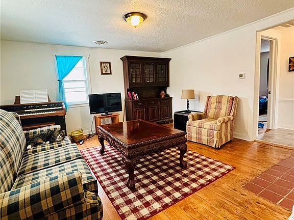 3rd image of 4900 Meads Creek Rd