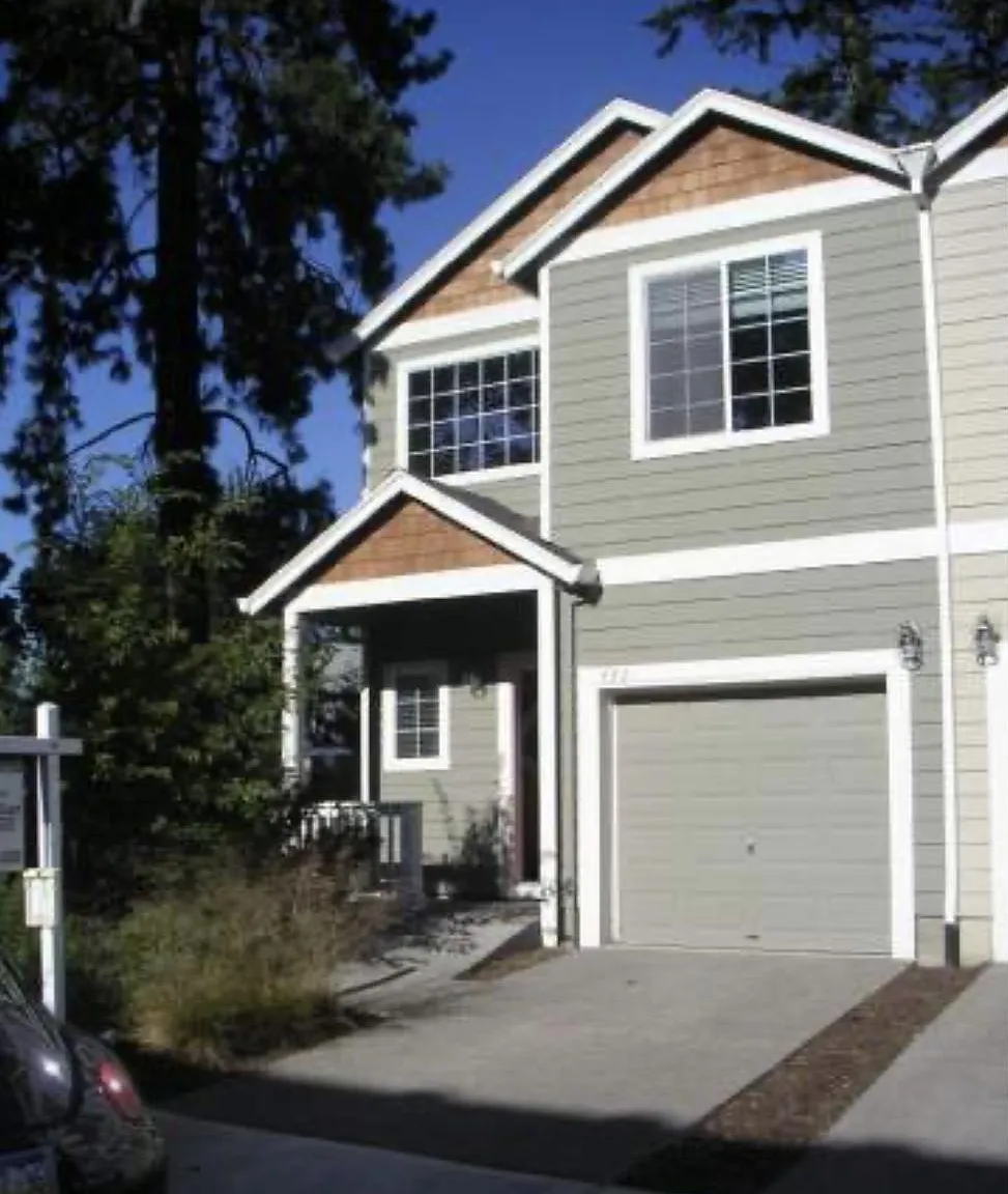2 bed, 2.5 bath, 1550 sqft, $2,300 — Photo 1