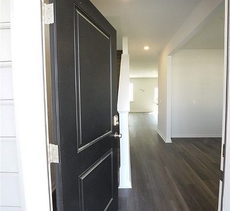 2nd image of 108 Windrush Pnes