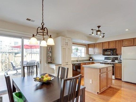 2nd image of 6560 Medinah Ln