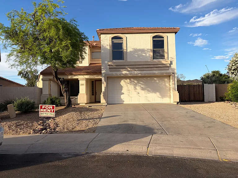 2504 W Hedgehog Pl — Photo 1