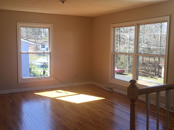 4th image of 409 Fayette Cir
