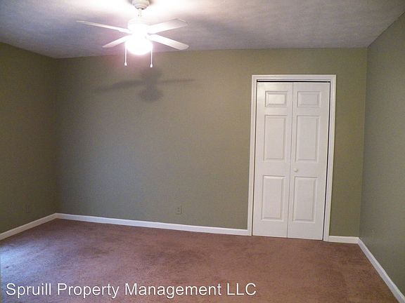3rd image of 142 Helen Cir #A