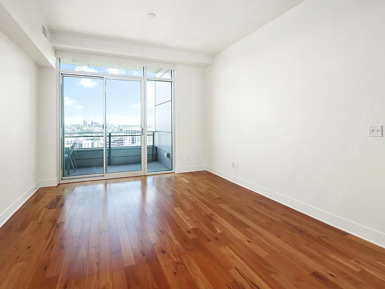 2001 Lincoln St #1924 — Photo 15
