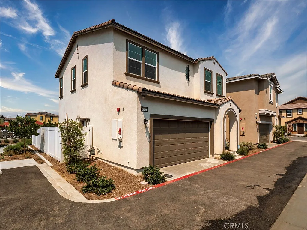3 bed, 2.5 bath, 1665 sqft, $3,350 — Photo 4
