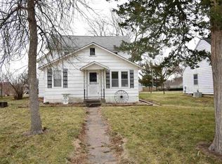 527 6th St, Jesup, IA 50648