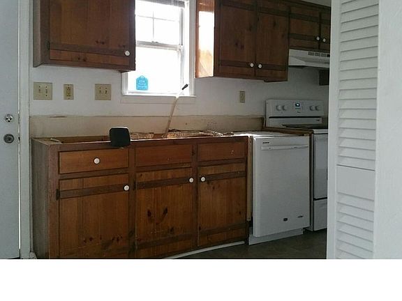5th image of 204 Hurdle Dr #B