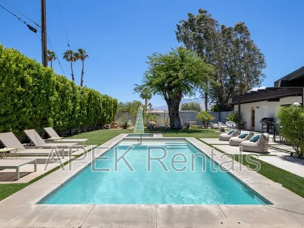 2204 W Acacia Rd, Palm Springs, CA 92262