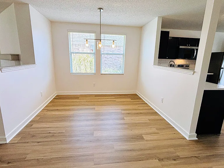 1007 Chilton Dr — Photo 12