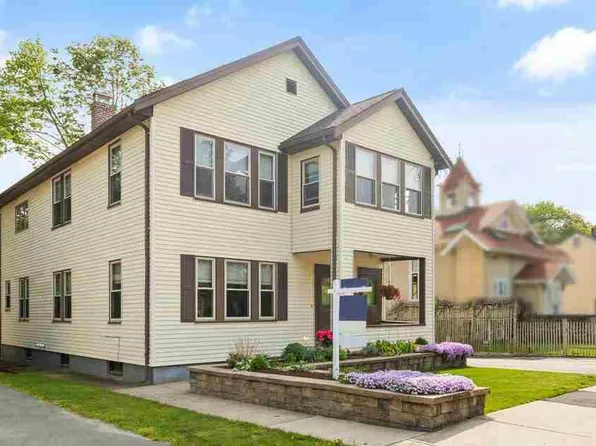 6 Cross St #8, Winchester, MA 01890
