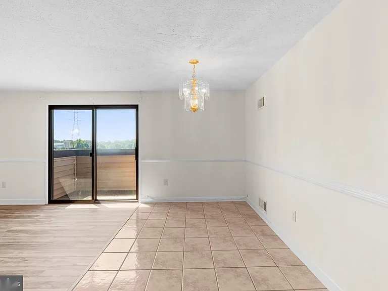 701 Heather Ridge Dr #J — Photo 12