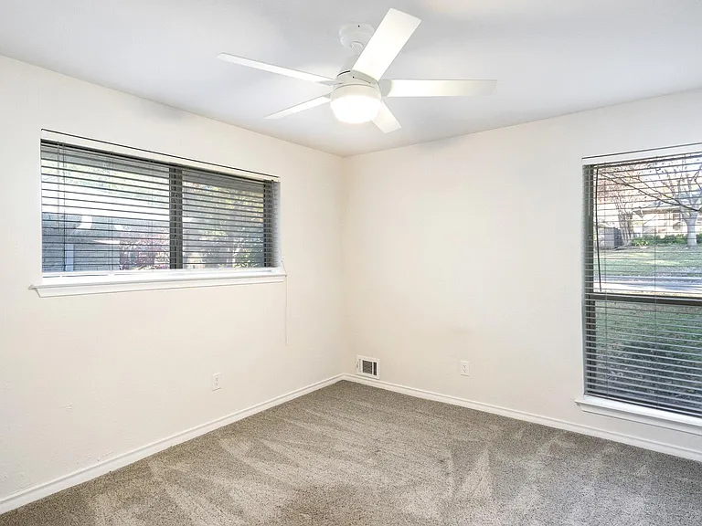 8635 Bacardi Dr — Photo 22