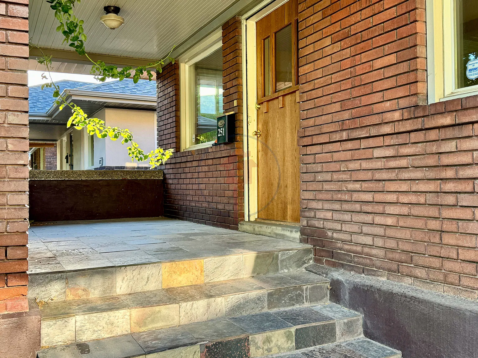Hubbard Ave Single Family Home — Photo 3
