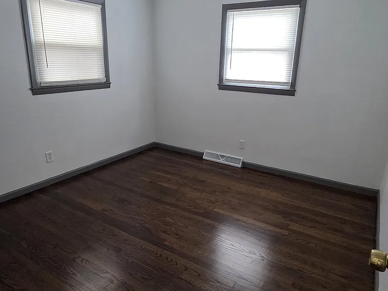 7402 W Thurston Ave — Photo 8