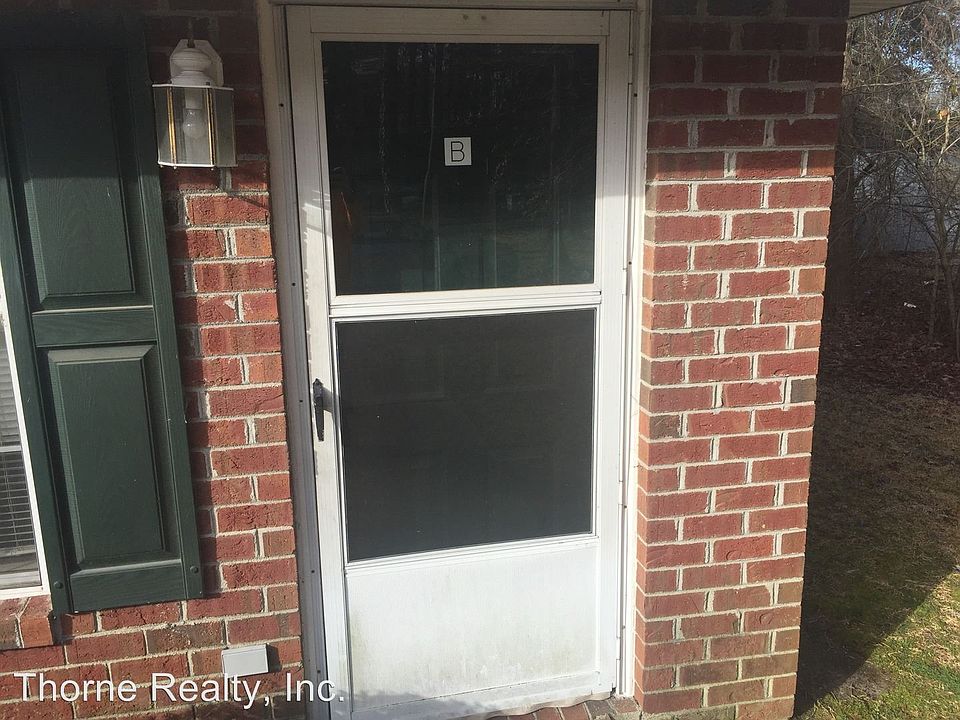 2nd image of 2266 Sherwood Ave #B