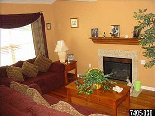 5th image of 703 Blossom Hill Ln