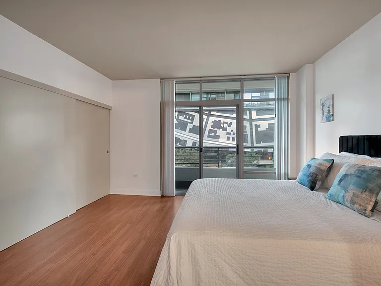 425 W Beech St #308 — Photo 19