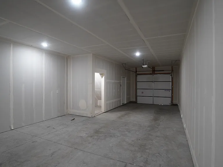 1575 S 150 W — Photo 3