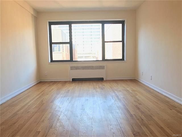 1st image of 325 Main St APT 6F