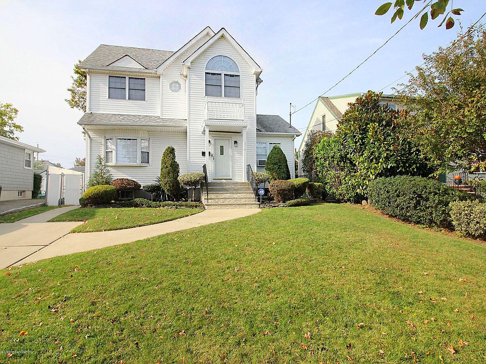 1st image of 214 Armstrong Ave