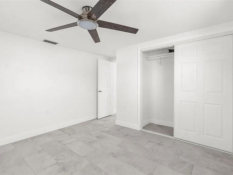 13726 Michelle Ave — Photo 16