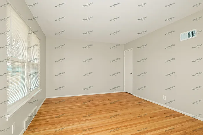 11005 Patsy Dr — Photo 4