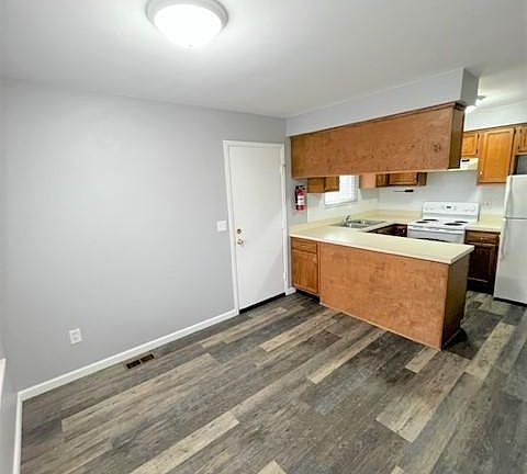 5th image of 27701 Lorenz St