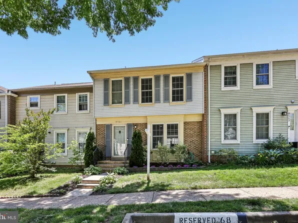 8561 Dellway Ln, Vienna, VA 22180