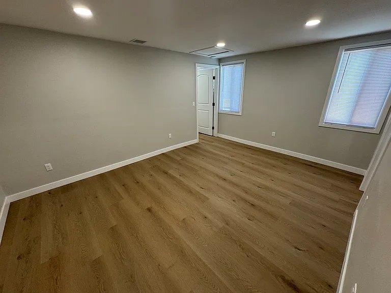 8932 Grand Ave — Photo 18