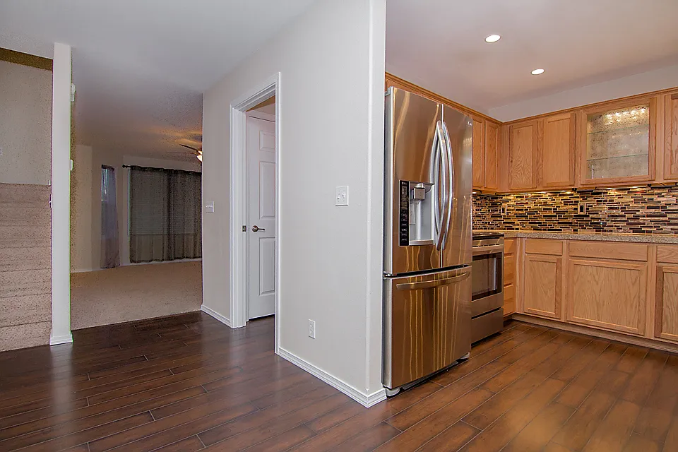 419 NW Apollo Ct photo 1