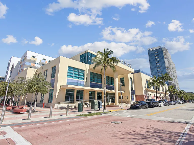 The Anamar at Collins Park — Photo 27