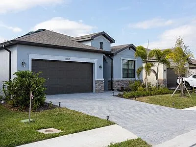4 bed, 2208 sqft, $3,300 — Photo 3