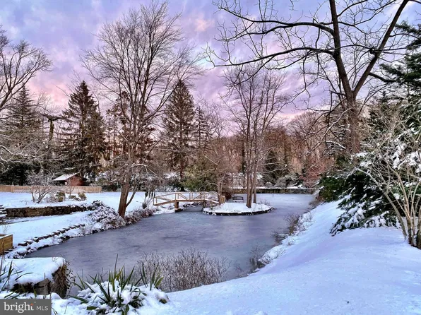 605 Lake Dr, Baltimore, MD 21286