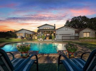 210 SW Oak Ln, Kerrville, TX 78028