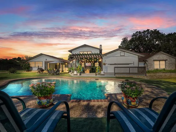 210 SW Oak Ln, Kerrville, TX 78028