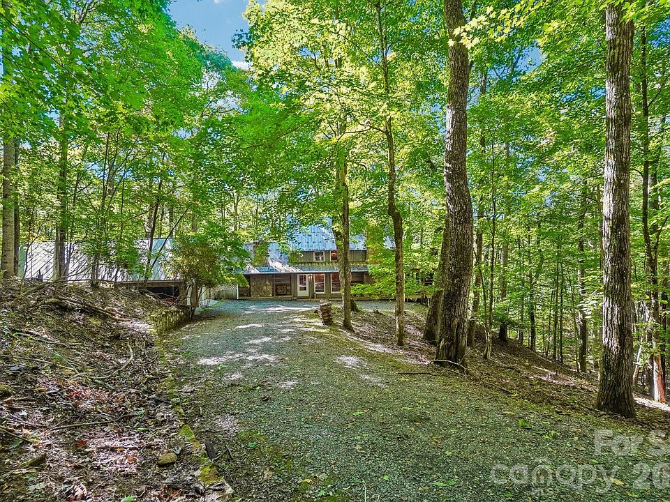 1st image of 624 Fox Den Rd