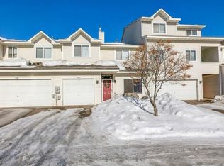 8983 Sawgrass Gln, Maple Grove, MN 55311