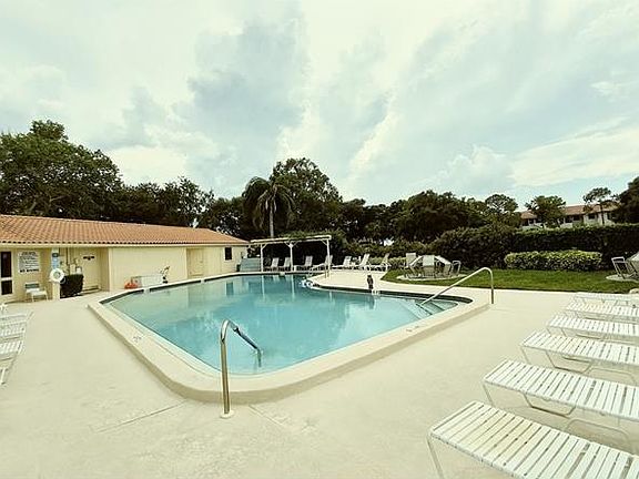 4th image of 208 Mariner Dr