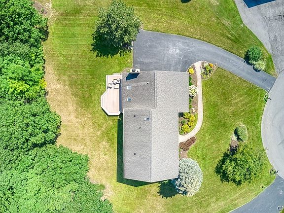 3rd image of 8316 Creekcrest Cir