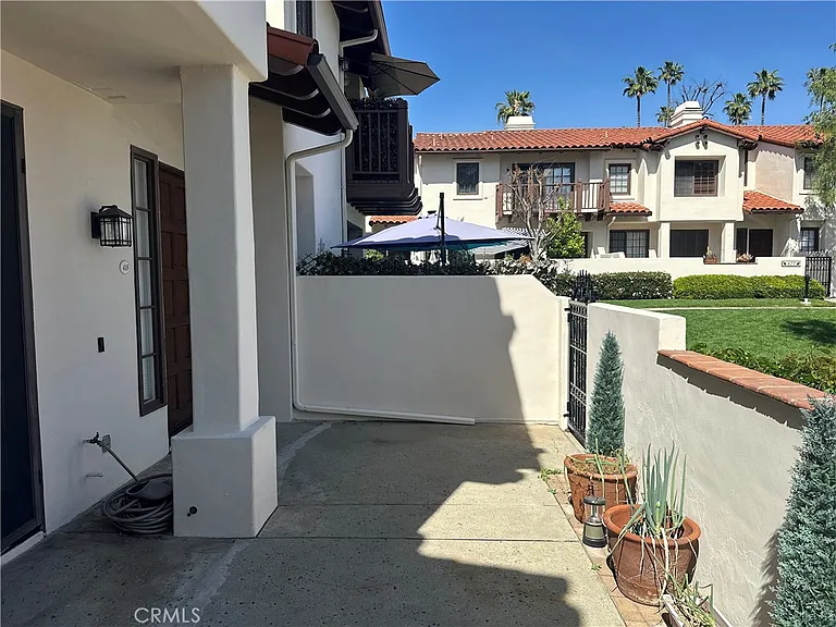 415 E Bougainvillea Ln — Photo 5