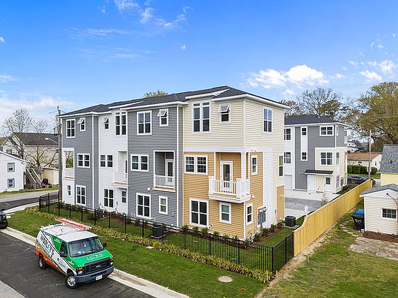 3rd image of 917 Baltic Ave