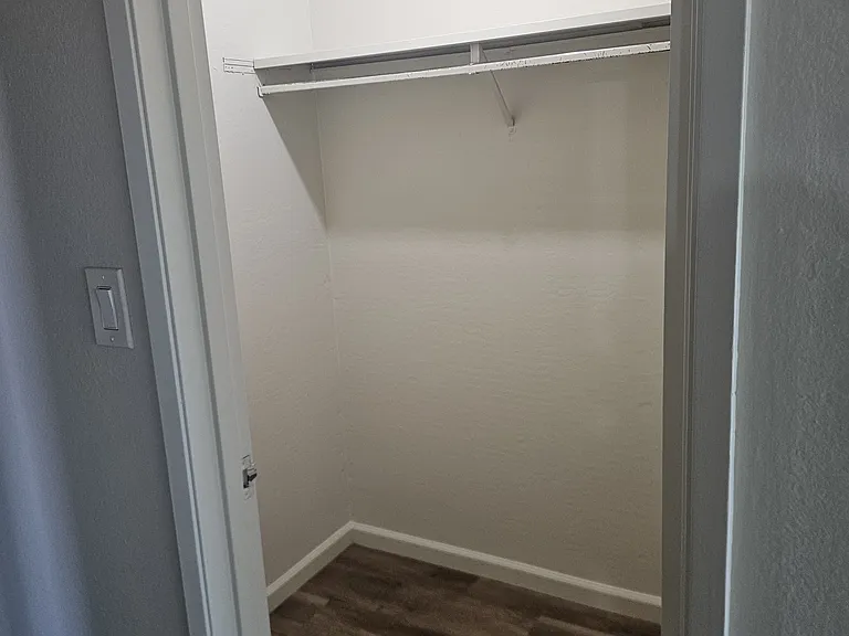 550 Clarinada Ave #0 — Photo 3