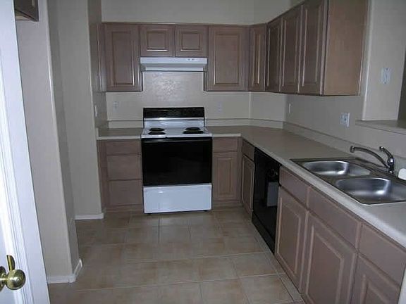 4th image of 1203 S Emmett Dr