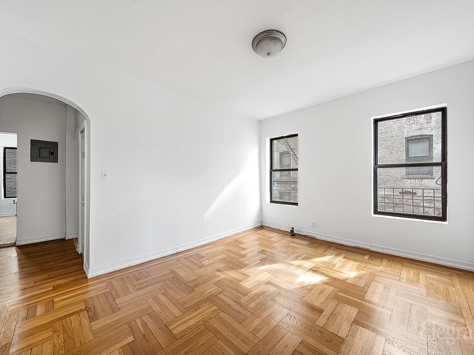 1st image of 39 E 17th St APT 1D