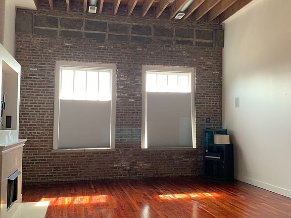 5th image of 2332 S Michigan Ave APT 406