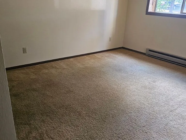 6958 Winchester Ct — Photo 7